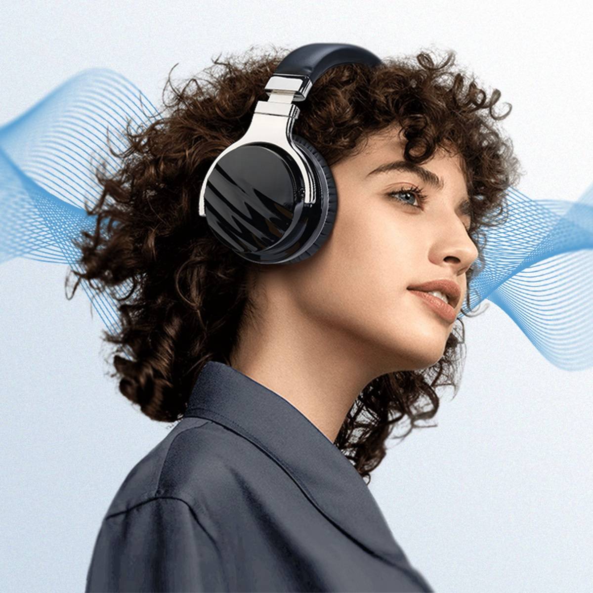 delpattern Bluetooth headphones are wireless, noise-canceling over-ear headphones with a built-in microphone. It's suitable for kids, gym use, and gaming.

⭐【All day play】: Enjoy up to 30HRS of listening time.
⭐【High quality call】: Hi-Res audio, stereo sound quality provide high quality call performance and enhanced voice clarity, great sound.
⭐【Easy to use】: Easily pair your device with one touch via Bluetooth.
⭐【Active Noise Canceling】: Premium active noise cancelling technology for a completely new listening experience.
⭐【Designed for comfort】: Made of durable and skin-friendly premium material and soft foam cushions, it's adjustable and comfortable to wear, allowing you to lose yourself in your travel, work or anywhere in between.

Specifications:
Item weight: 0.89lbs.
Material: ABS, Silicone
Frequency: 2400-2483.5MHz
Noise reduction depth: 22dB-3dB
Bluetooth: 5.0
Bluetooth protocol: HSP/HFP/A2DP/AVRCP
RF Power: +6dB
Battery life: Approximately 30h
Charging port: Micro USB
Charging time: 2H
Battery capacity: 500MA